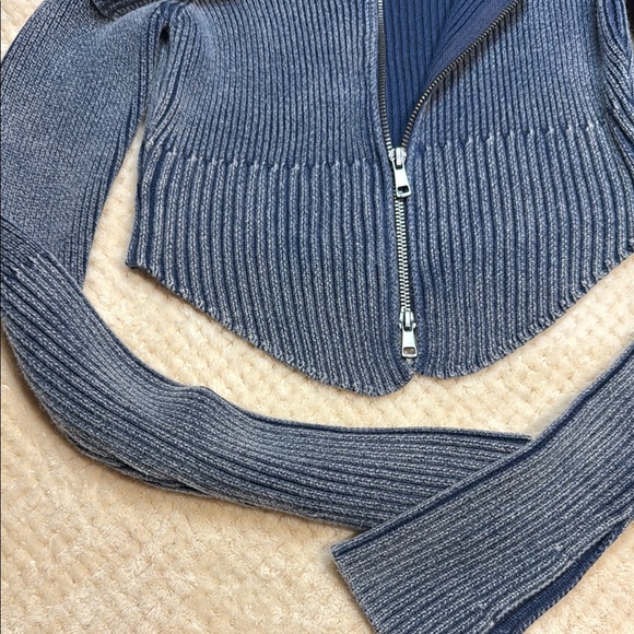 Wild Fable Blue Off-the-Shoulder Sweater with Ribbed Knit - Picture 6 of 6
